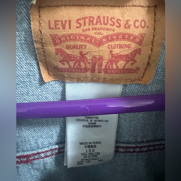 Levi’s Jean Jacket (Girls) - Picture 2 of 3